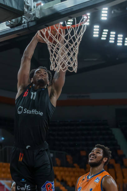 凭借精准的 凭借精准的