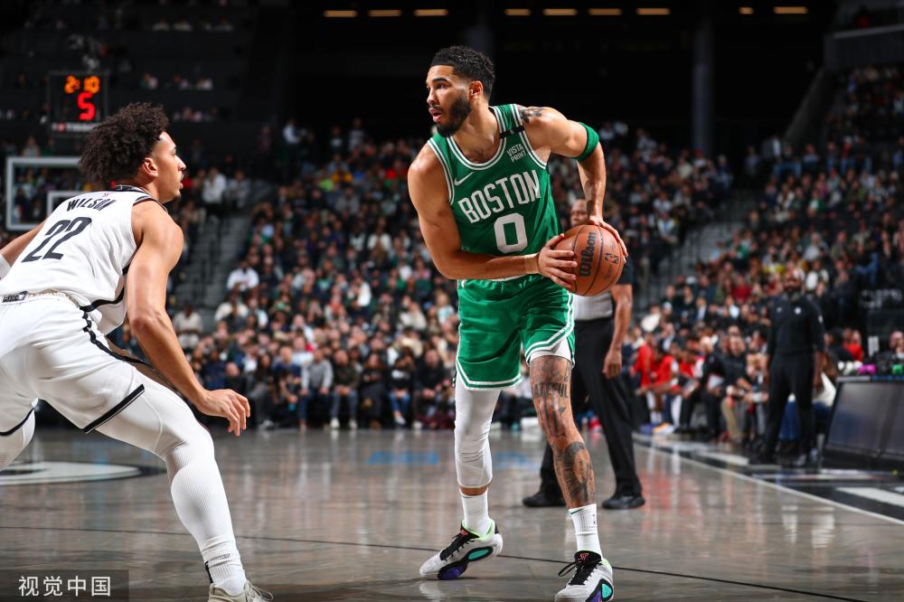 与赫罗纳的 与赫罗纳的